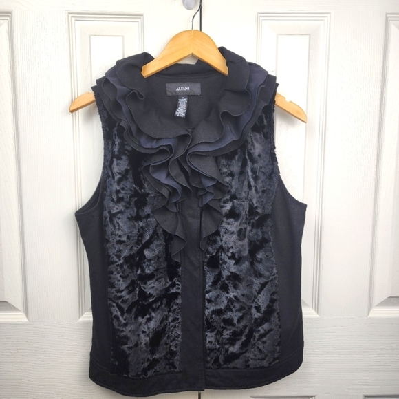 Alfani Solid Black Suede Faux Fir Vest With Layered Ruffle Neck Size Medium - Picture 1 of 8